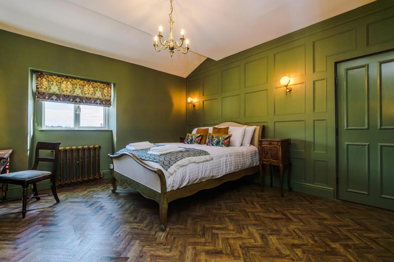 Russell Court By Orenda-Luxe Llandudno Exterior photo