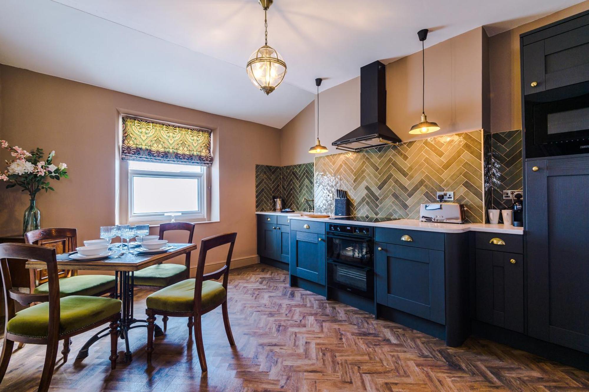 Russell Court By Orenda-Luxe Llandudno Exterior photo