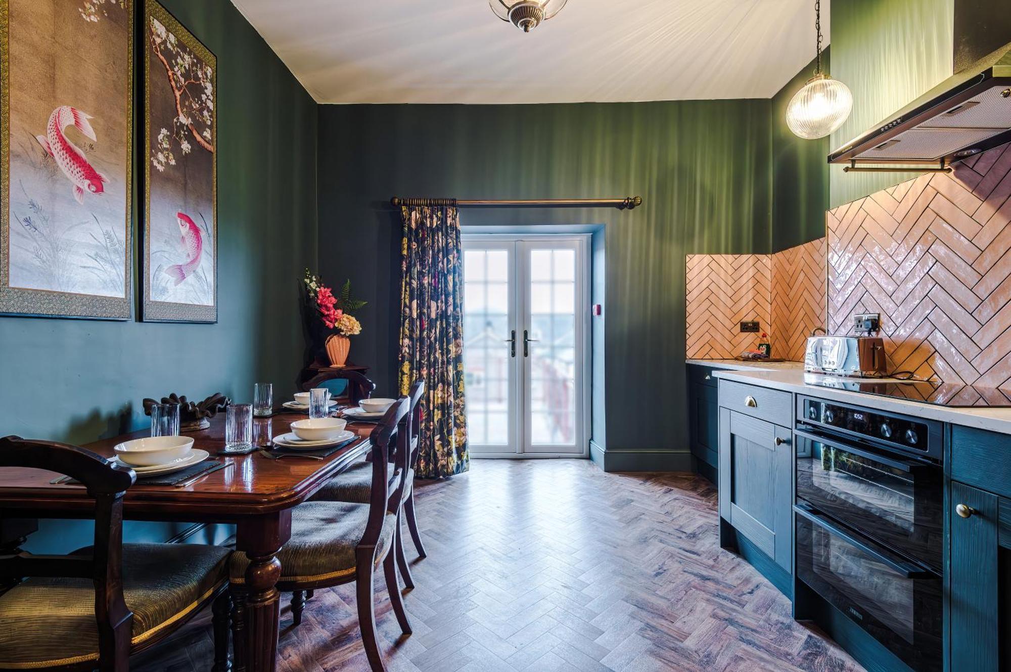 Russell Court By Orenda-Luxe Llandudno Exterior photo